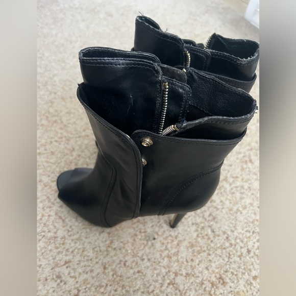 BCBGeneration Gavin Black Open Toe Bootie- size 8.5M - Picture 3 of 14